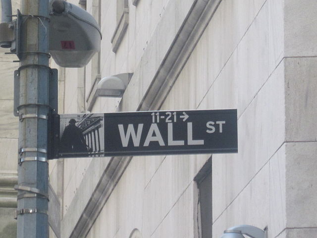 File:Wall Street Sign NYC.jpg