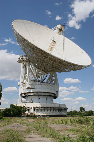 File:70-м антенна П-2500 (РТ-70).jpg