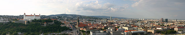File:Panorama-bratislava.jpg