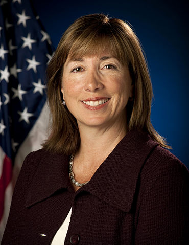 File:Lori Garver official portrait.jpg