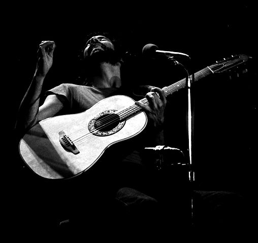 File:Yusuf Islam (Cat Stevens).jpg