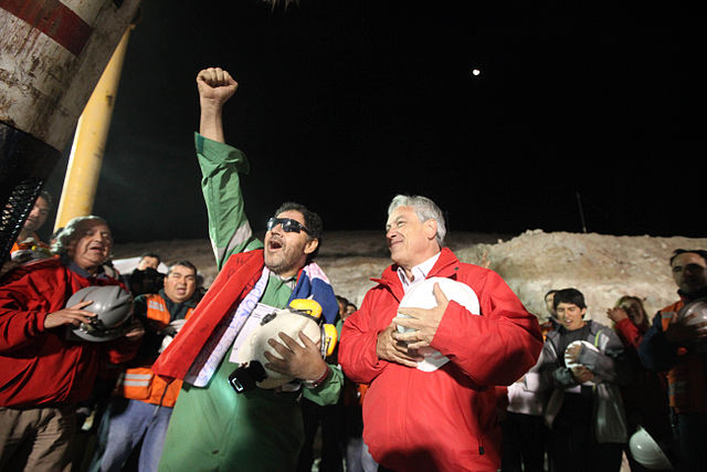 File:Mina San Jos&eacute; - Luis Urz&uacute;a - Gobierno de Chile.jpg
