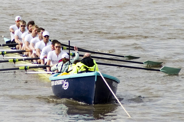File:Cambridge VIII at Stakeboat - 2009 Boat Race.jpg