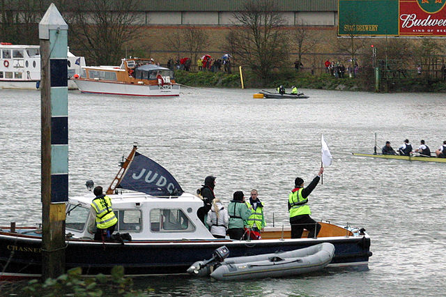 File:Boat Race Finish post 800x533.jpg