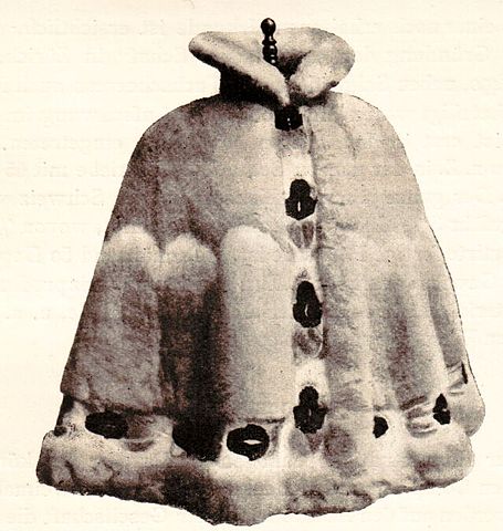 File:Cormorant skin Pelerine.jpg