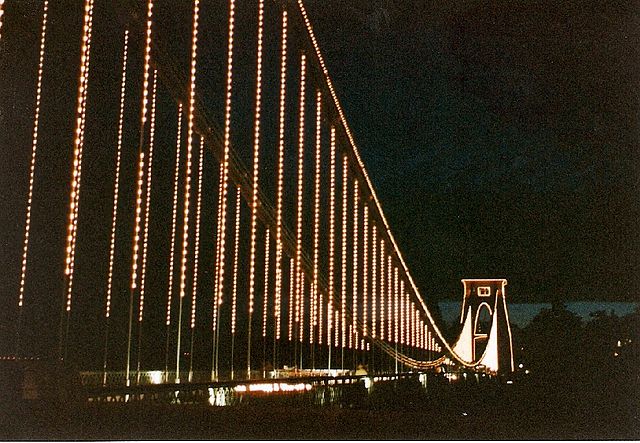 File:CliftonSupensionLit.jpg