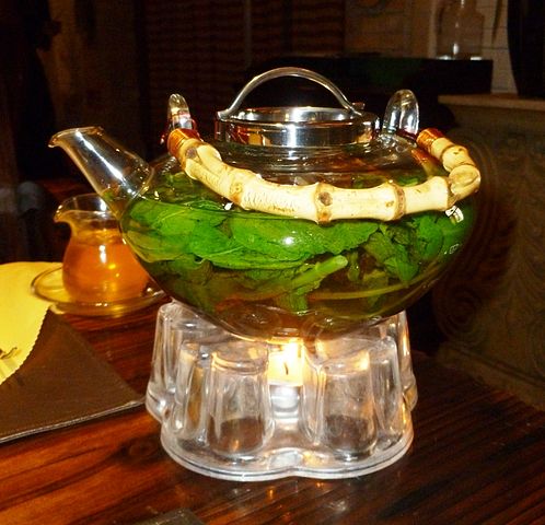 File:Glass tea kettle, Kashgar.jpg