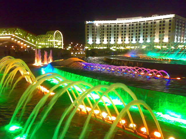 File:Fountain Europe Square Moscow.jpg