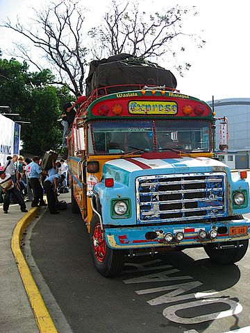 File:Managua a Waslala Autobus Nicaragua B.jpg