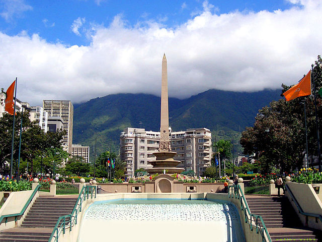 File:Plaza Francia.jpg