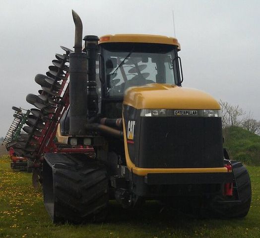 File:Caterpillar rubber tracked tractor.jpg