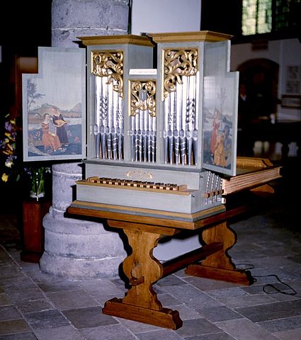 File:Tischpositiv.jpg