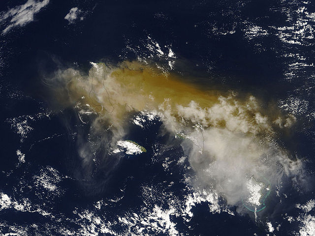 File:Karthala MODIS 20051125.jpg