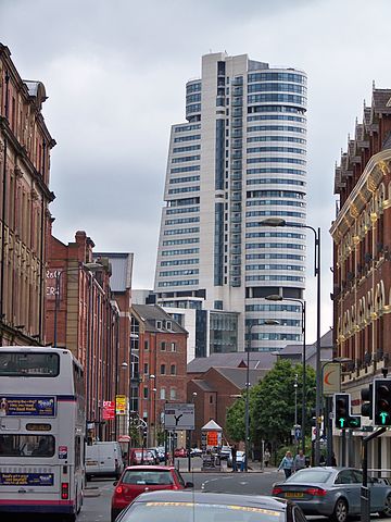 File:Bridgewater Place from Call Lane.jpg