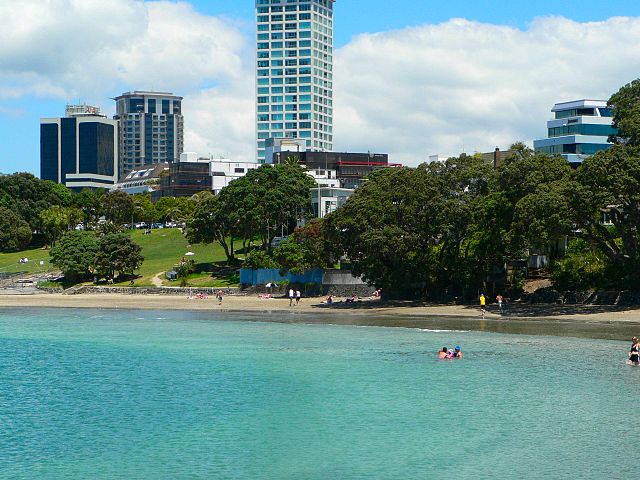 File:Takapuna, North Shore City, Auckland, New Zealand.jpg