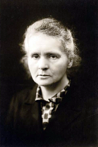 File:Marie Curie c1920.png
