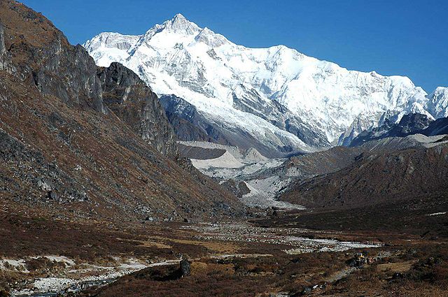 File:Kangchenjunga from Thangshing.jpg