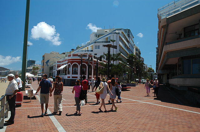 File:Las Canteras Beach Avenue-Las Palmas Gran Canaria.jpg