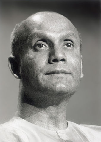 File:Sri-Chinmoy-meditate-2.jpg