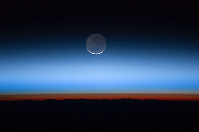 File:Moon Limb & Troposphere.JPG