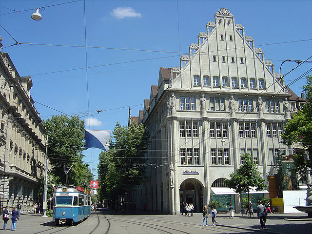 File:Bahnhofstrasse Grieder.jpg
