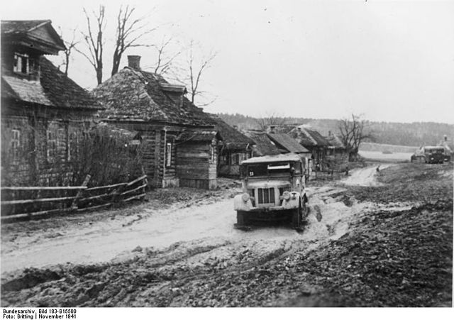 File:Bundesarchiv Bild 183-B15500, Russland, Dorf vor Moskau.jpg