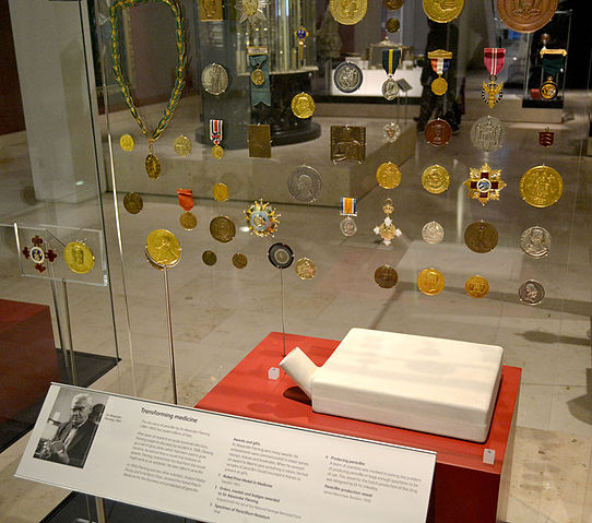 File:Flemingawardsnationalmuseumofscotland.jpg