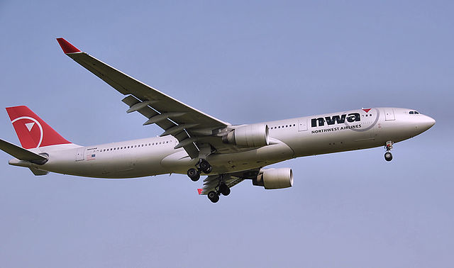 File:Nwa a330-300 n805nw arp.jpg