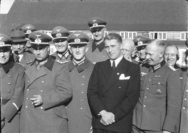 File:Bundesarchiv Bild 146-1978-Anh.024-03, Peenemünde, Dornberger, Olbricht, Leeb, v. Braun.jpg
