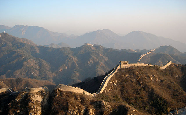 File:Chinesische-mauer.jpg