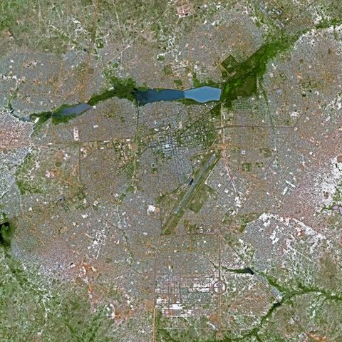 File:Ouagadougou SPOT 1087.jpg
