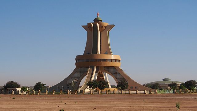 File:Monument des martyrs.jpg