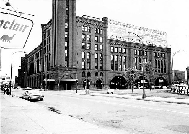File:Grand Central Station Chicago, northeast corner.jpg