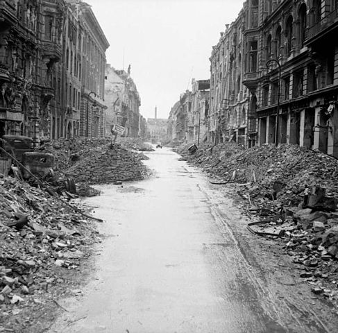 File:Destruction in a Berlin street.jpg
