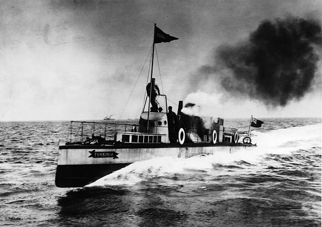 File:Turbinia At Speed.jpg