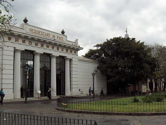 File:Cementerio de la Recoleta.jpg