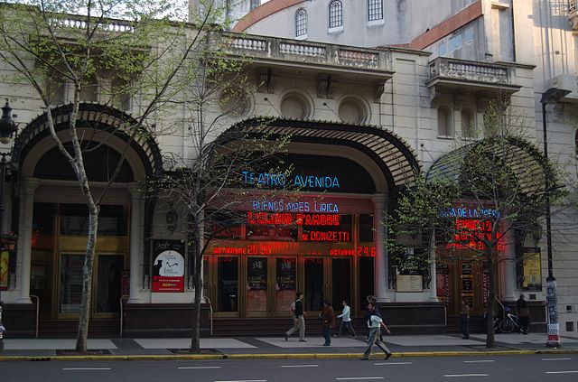 File:Buenos Aires - Avenida de Mayo - Teatro Avenida.jpg