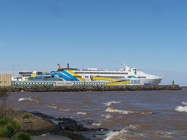 File:Buquebus silvia ana.jpg