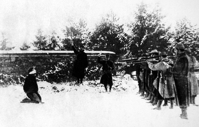 File:1917 - Execution &agrave; Verdun lors des mutineries.jpg
