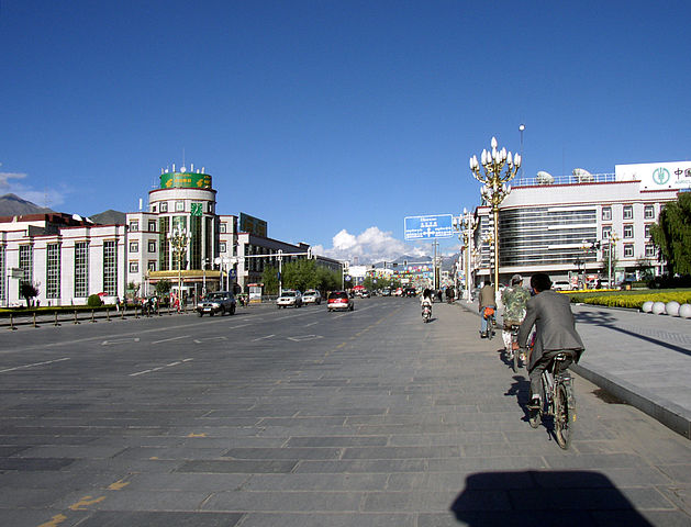 File:Lhasa from Potala place.JPG