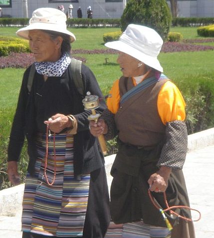 File:Praying Tibetan Women.jpg