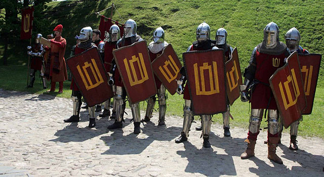 File:Lithuanian soldiers (14-15c reconstruction) 2.jpg