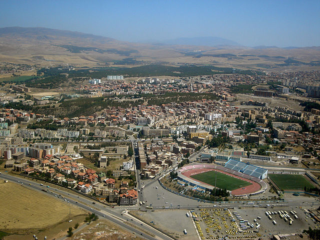 File:Vue a&eacute;rienne de S&eacute;tif (Alg&eacute;rie).jpg