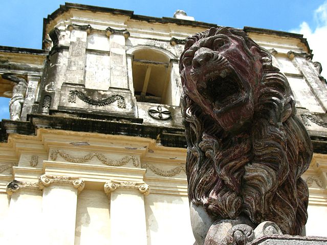 File:Catedral de Le&oacute;n Nicaragua2.JPG