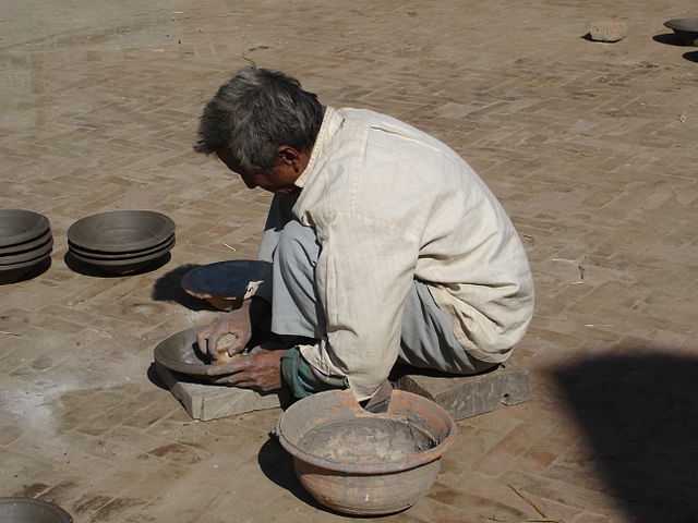 File:Pottery kathmandu.jpg