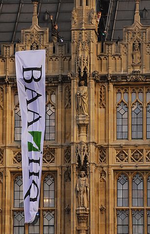 File:Plane Stupid on Palace of Westminster.jpg