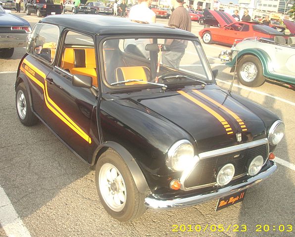 File:Mini Magic II (Les chauds vendredis '10).jpg
