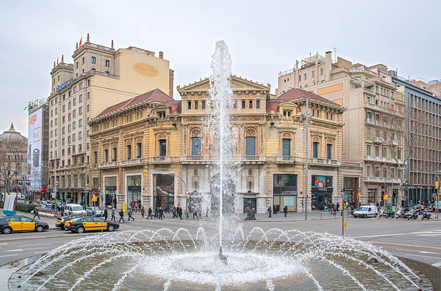 File:Barcelona 30 2013.jpg