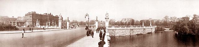 File:Buckingham palace 1909.jpg