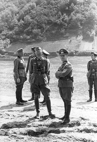File:Bundesarchiv Bild 101I-124-0242-24, Mosel, Julius v. Bernuth, Erwin Rommel.jpg
